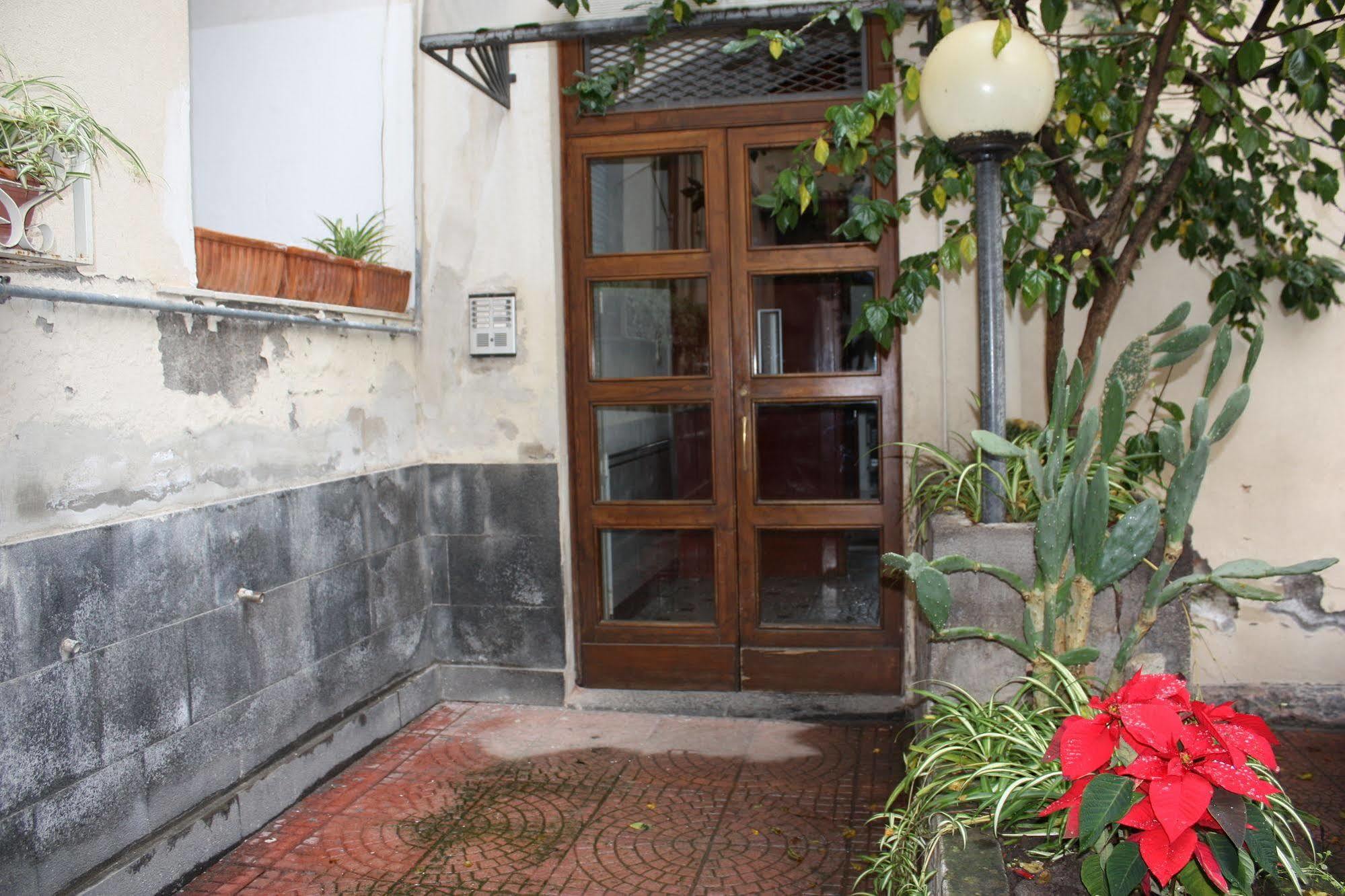 Tra L'Etna E Il Mare B&B Catania Exterior photo